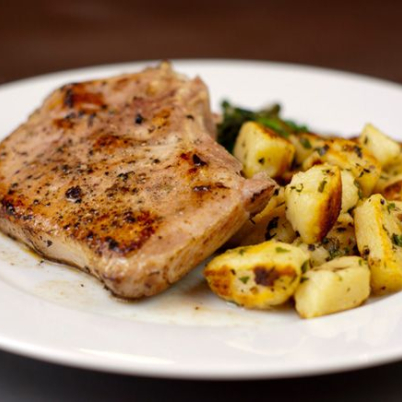 Bisteca Su�na com Mandioca