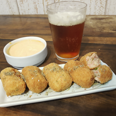 Croquete de batata doce com lingui�a Blumenau 