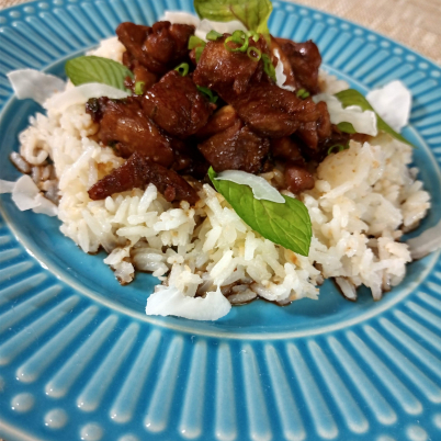 Sobrecoxa de frango caramelizada com whisky 