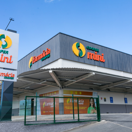 Gaspar recebe a 18� loja da Rede Cooper