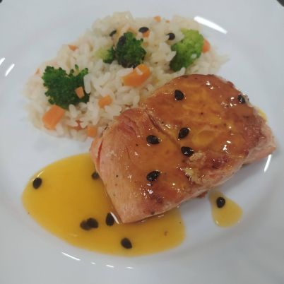 Salm�o ao molho de maracuj�