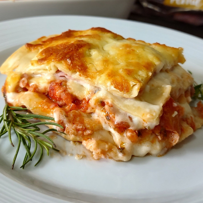 Lasanha com molho de lingui�a su�na