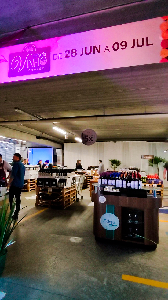 Rede Cooper realiza Feira de Vinhos na loja Cooper Super Vila Nova