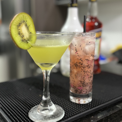 DRINKS REFRESCO DE PITAYA E AMALIA