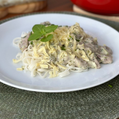 Massa sem gl�ten com molho proteico