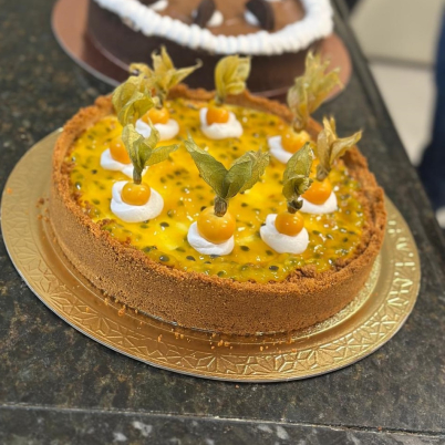 Cheesecake de frutas amarelas