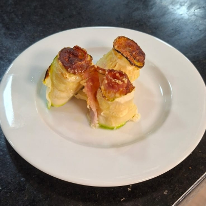 Rolinhos crocantes de abobrinha