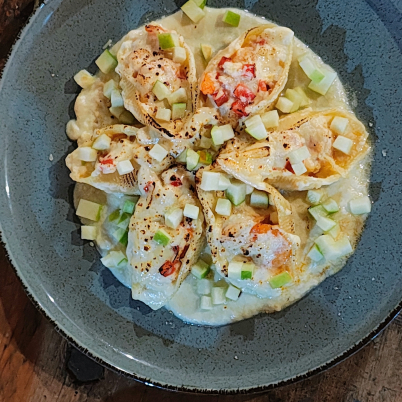 Conchiglioni com Camar�o e ma�a verde ao Molho Bechamel 