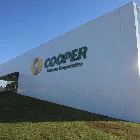 Tr�s anos da Cooper Filial Na��es